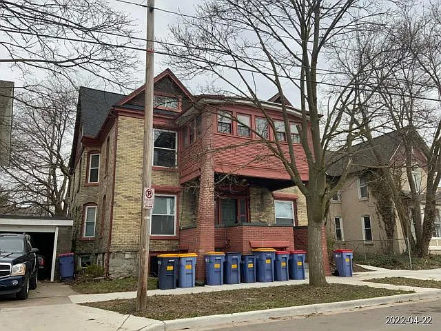 2 bed, 950 sqft, $1,200 — Photo 1