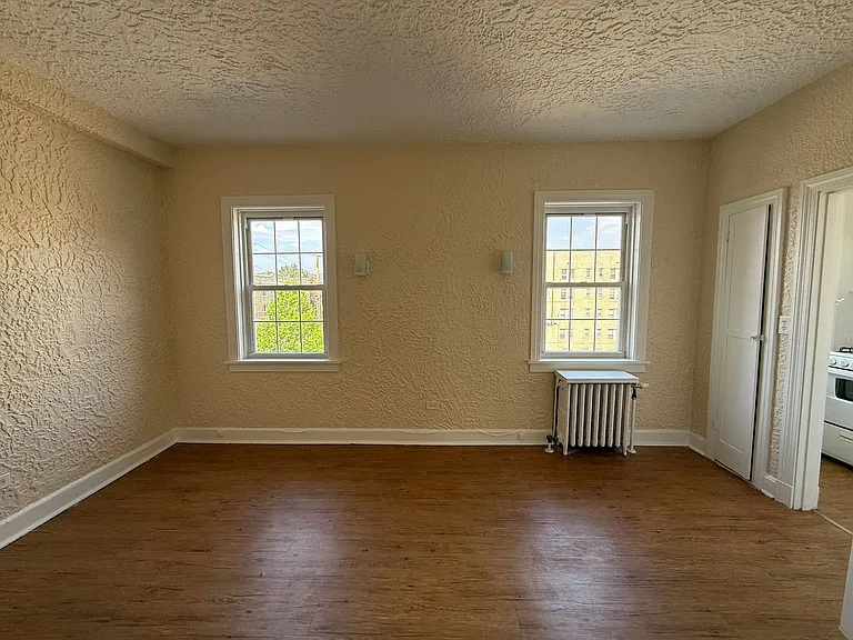 Bayard Manor Apartments — Photo 23