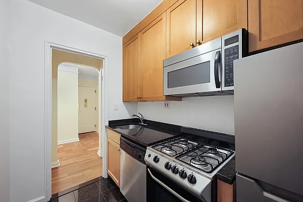 Rented by Cooper & Cooper Real Estate | media 14