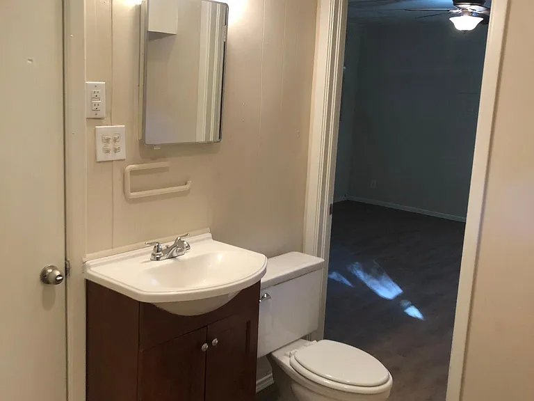 4431 Somerville Ave — Photo 5