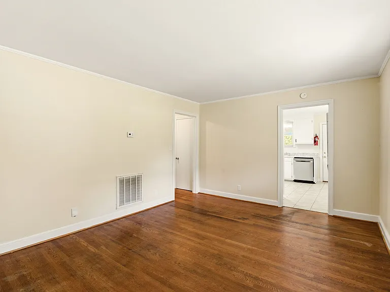 3019 Longleaf Rd — Photo 4