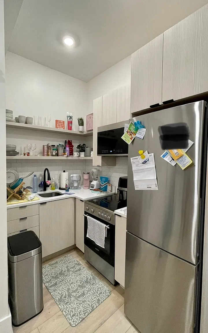 Studio, 300 sqft, $1,799 — Photo 1