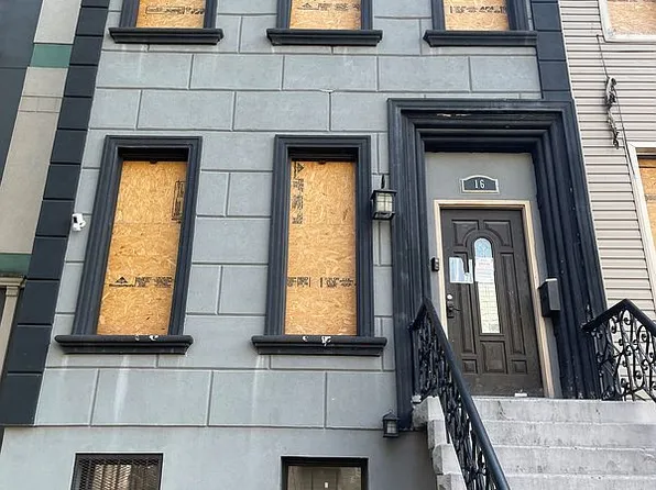 16 Goodwin Pl, Brooklyn, NY 11221