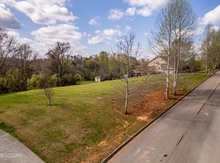 2526 Red Wing Way, Maryville, TN 37801