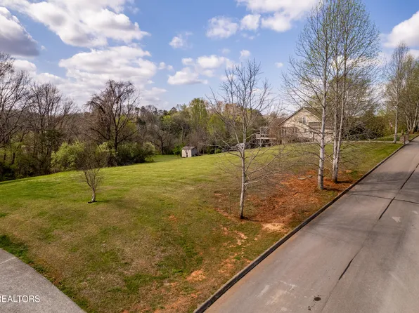 2526 Red Wing Way, Maryville, TN 37801
