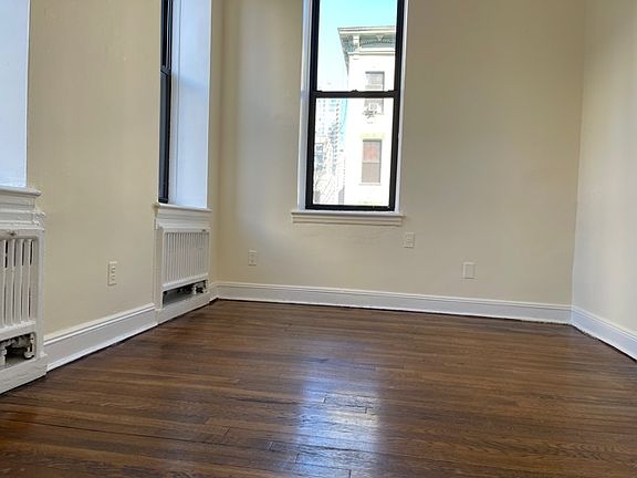 5th image of 400 E 87th St APT 2W