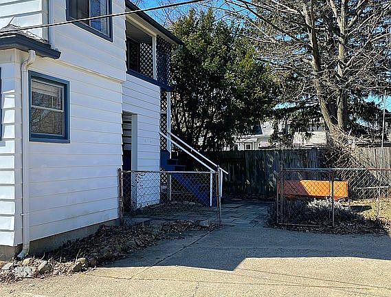 House Rear from Driveway.
