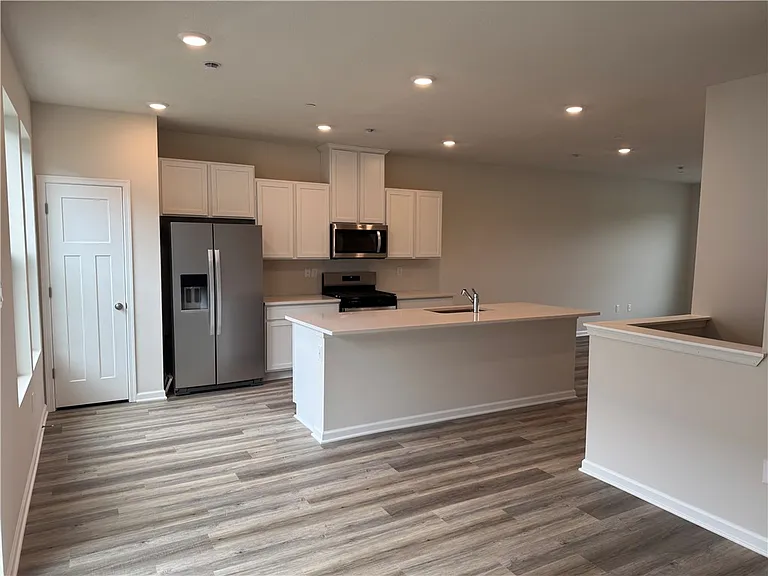 315 Alliance Dr — Photo 16