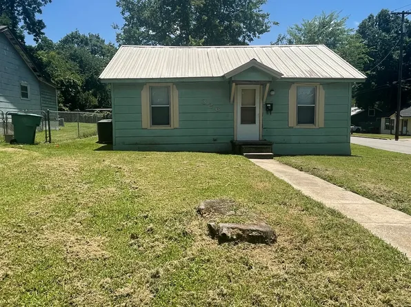 326 W Hester St, Sherman, TX 75090