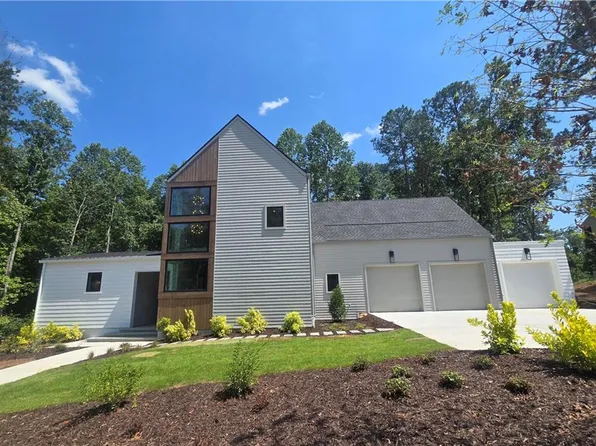 130 Cedarwood Ln, Roswell, GA 30075