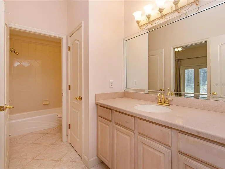 208 Heatherwood Ct — Photo 21