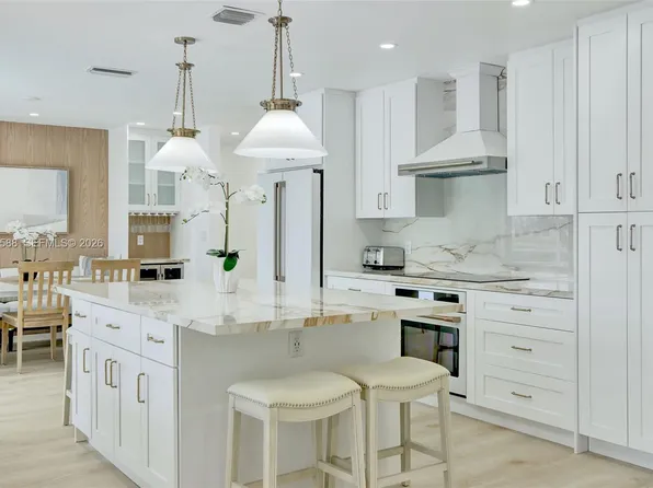 1050 SE 5th Ct, Pompano Beach, FL 33060