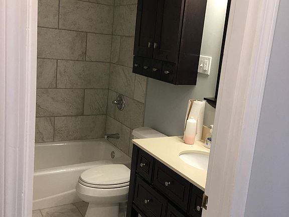 4th image of 2906 Iris Way