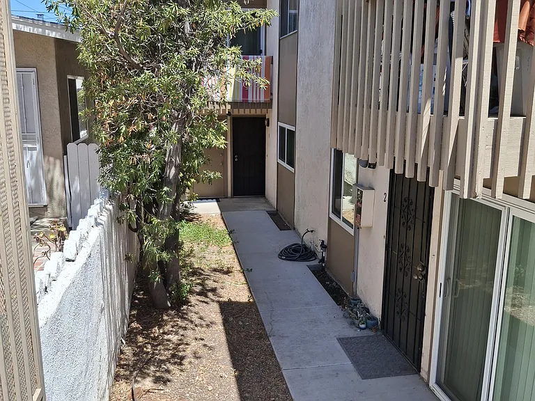 3341 Grim Ave #3 — Photo 2