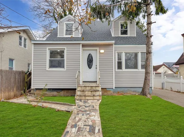 74 Kernochan Avenue, Hempstead, NY 11550