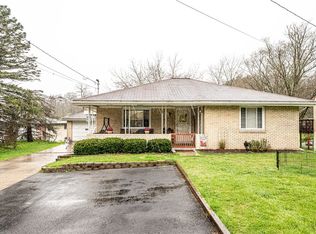 52 Millersdale Rd, Jeannette, PA 15644