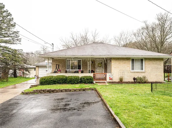 52 Millersdale Rd, Jeannette, PA 15644