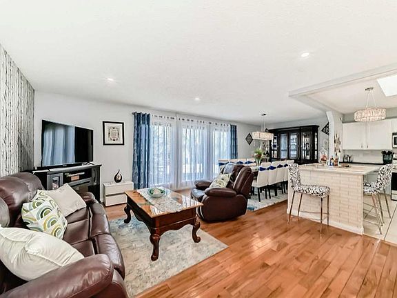 3rd image of 43 N Beaconsfield Way NW