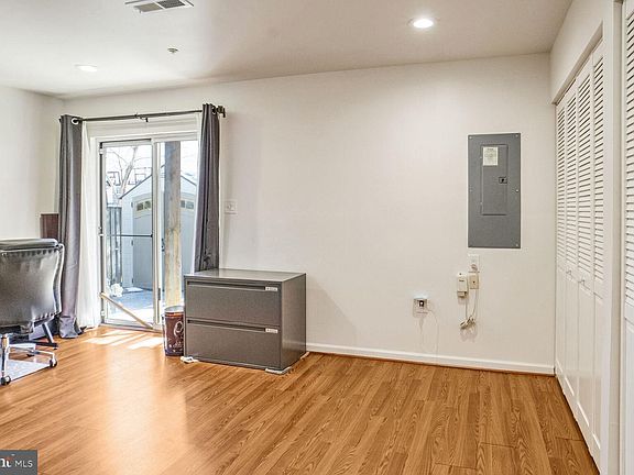 4th image of 9936 Royal Commerce Pl