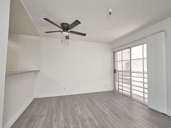 4th image of 733 S Mariposa Ave