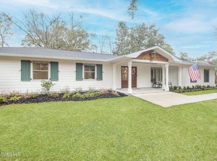 413 Forest Hill Dr, Ocean Springs, MS 39564