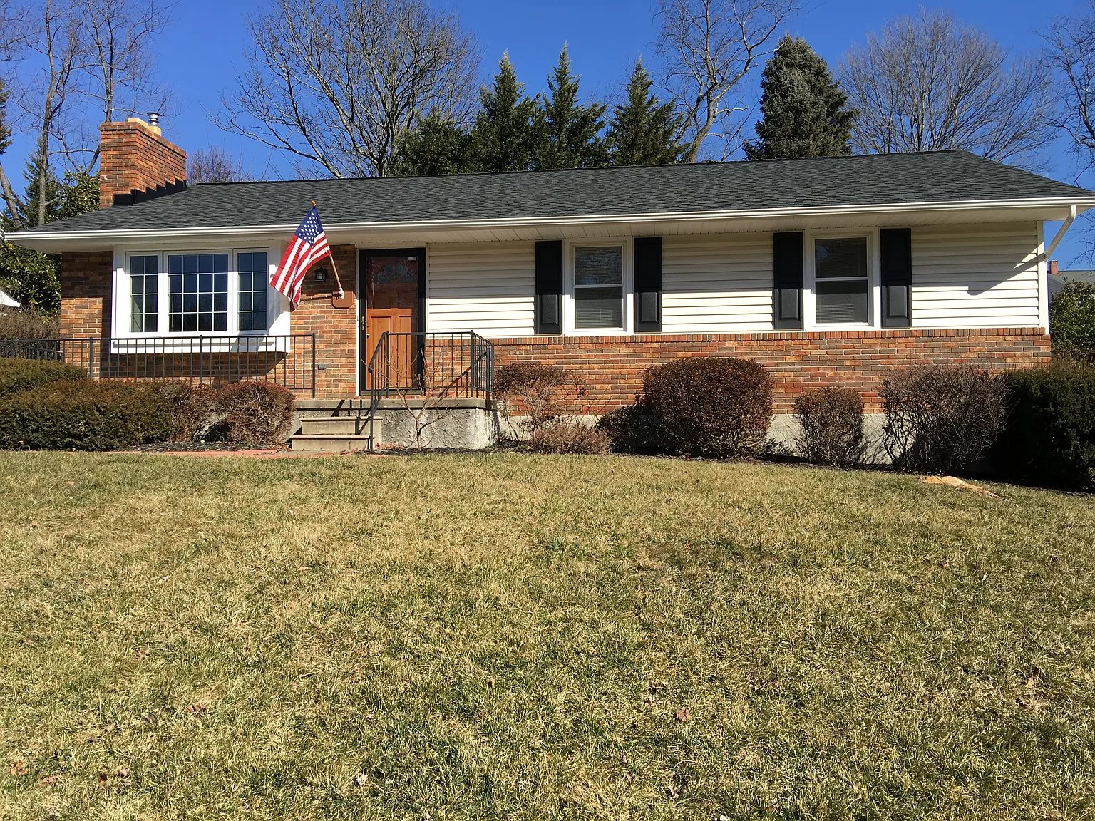 1032 Saxon Hill Dr photo 1