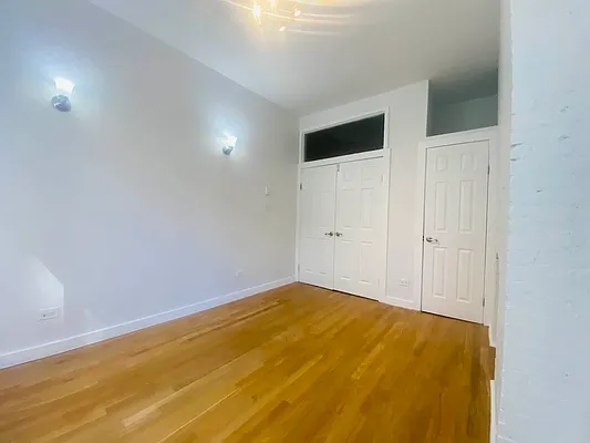 Rented by Compass | media 7