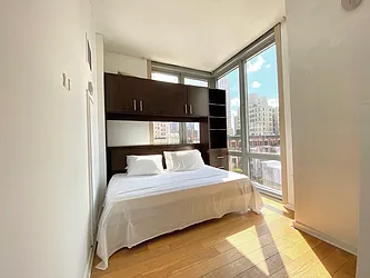 Rented by R New York