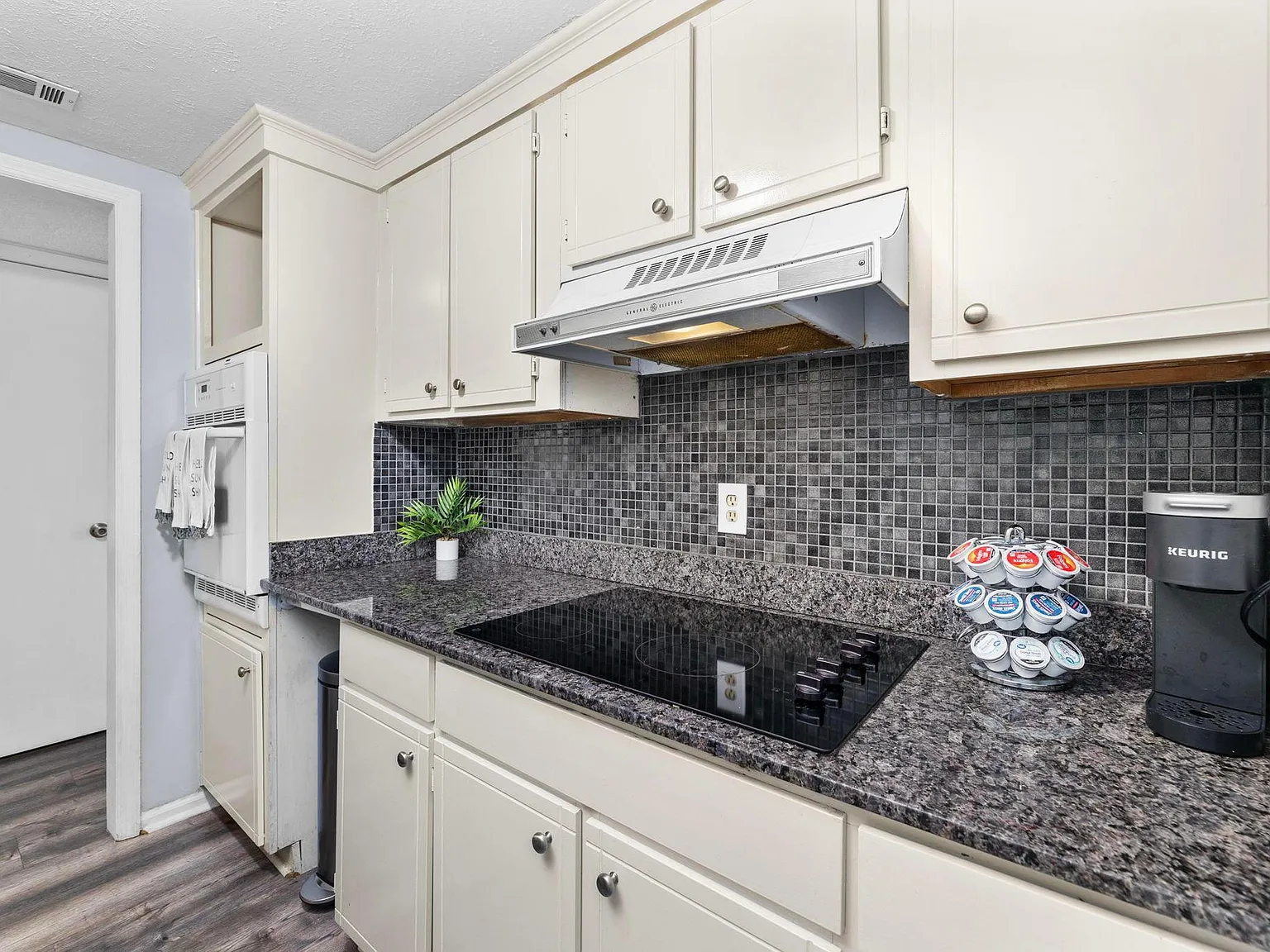 2 bed, 1.5 bath, 1188 sqft, $1,500 — Photo 1