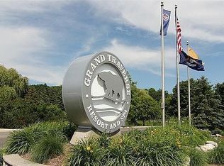 5544 Golfview Ct, Williamsburg, MI 49690
