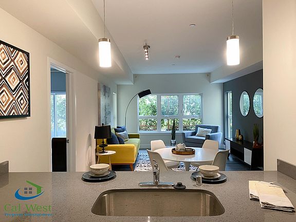 4th image of 955 S 1st St #201