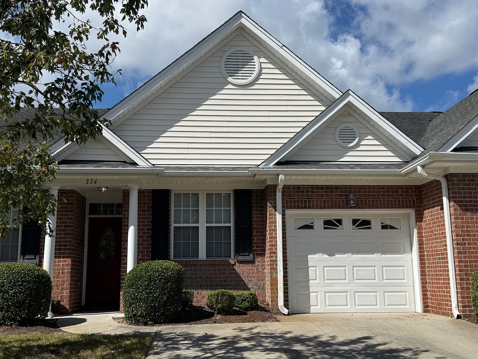 334 Monlandil Dr — Photo 1