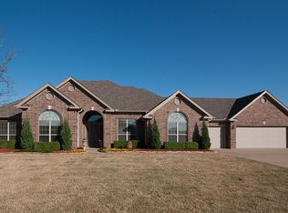 17 Toulouse Ct, Maumelle, AR 72113