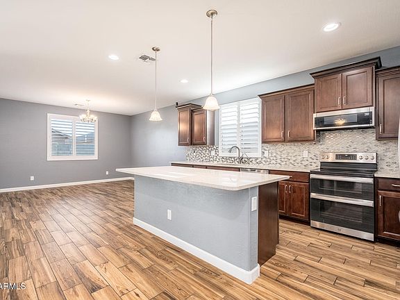4th image of 6927 W PUGET Avenue