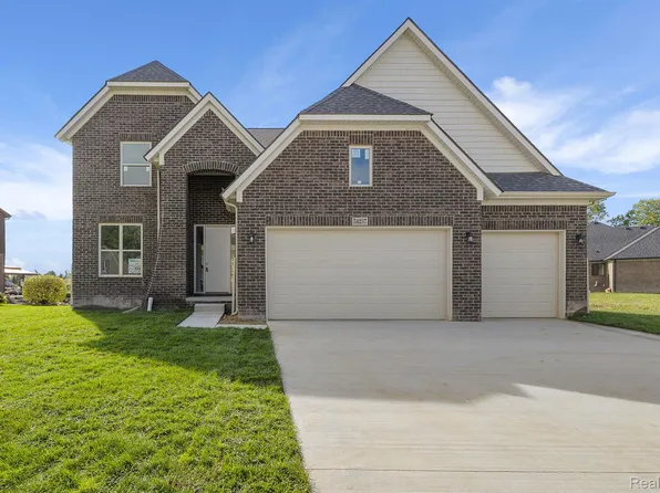 54237 Carrigan Dr, New Baltimore, MI 48047