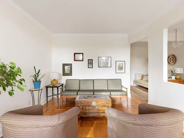 192 E 8th St APT 5D, Brooklyn, NY 11218