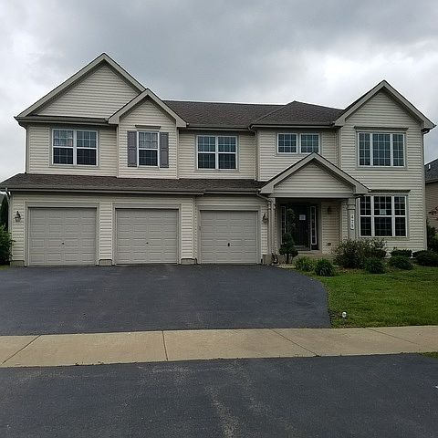 1st image of 475 Blue Heron Cir