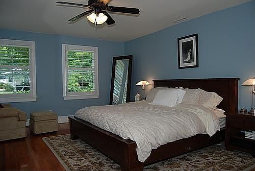 Large MBR With Dressing Area & Walk-In Closet