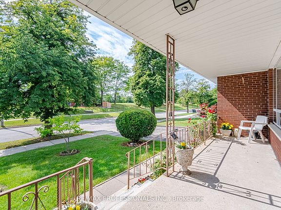 3rd image of 19 Earldown Dr