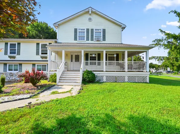 14 Hillside Circle, Brookfield, CT 06804