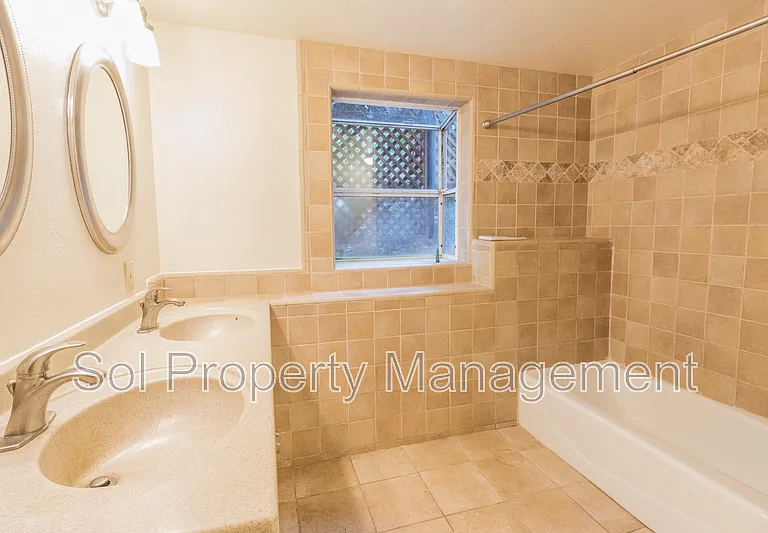 153 Pine Ave — Photo 11