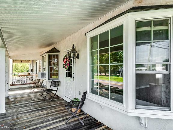 3rd image of 837 Old Skippack Rd #A