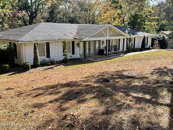 2nd image of 106 Edgewood Dr