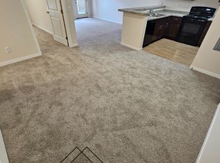 1415 Center Point Rd NE UNIT 305, Cedar Rapids, IA 52402