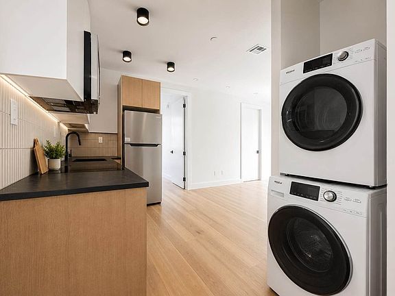 3rd image of 590 Bushwick Ave #6