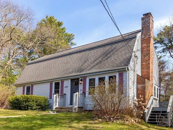 229 Hedges Pond Rd, Plymouth, MA 02360