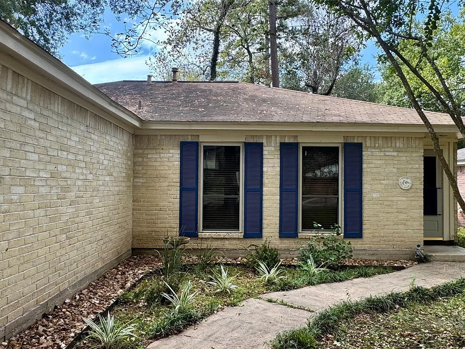3 bed, 2.0 bath, 1424 sqft, $1,850 — Photo 2