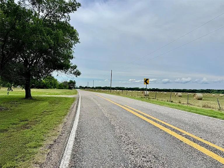 1197 FM 697 — Photo 40