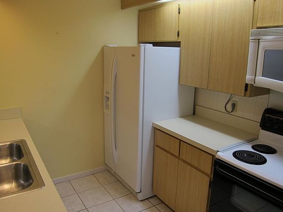 4th image of 6108 61st Way