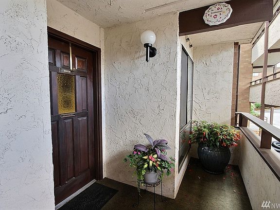 4th image of 11005 Glen Acres Dr S APT B